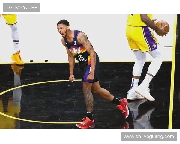 菲尼克斯太阳队崛起之路：重建与明星球员引领球队再创辉煌