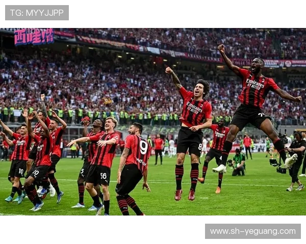 AC米兰鏖战亚特兰大全场回顾 两队攻防精彩纷呈争夺激烈