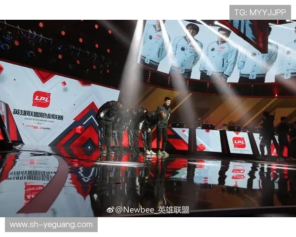 FPX战队实力引发热议玩家与评论员的观点碰撞分析