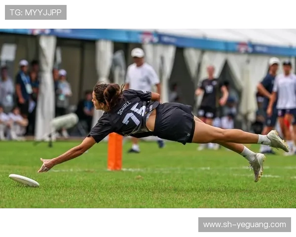 南京飞盘队与成都飞盘队赛后分析：意识碰撞与战术反思