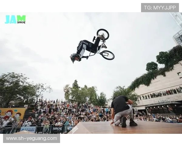 深圳滑板队在极限运动联赛中以80分稳居积分榜首位 深圳滑板队在极限运动联赛中以80分稳居积分榜首位